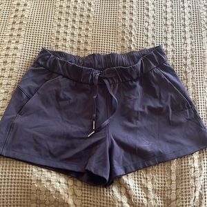 Lululemon shorts size 10